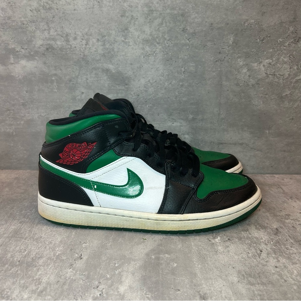 Nike Jordan 1 Mid 'Pine Green' Sneakers 554724-067 Mens sz 9.5 - green/black